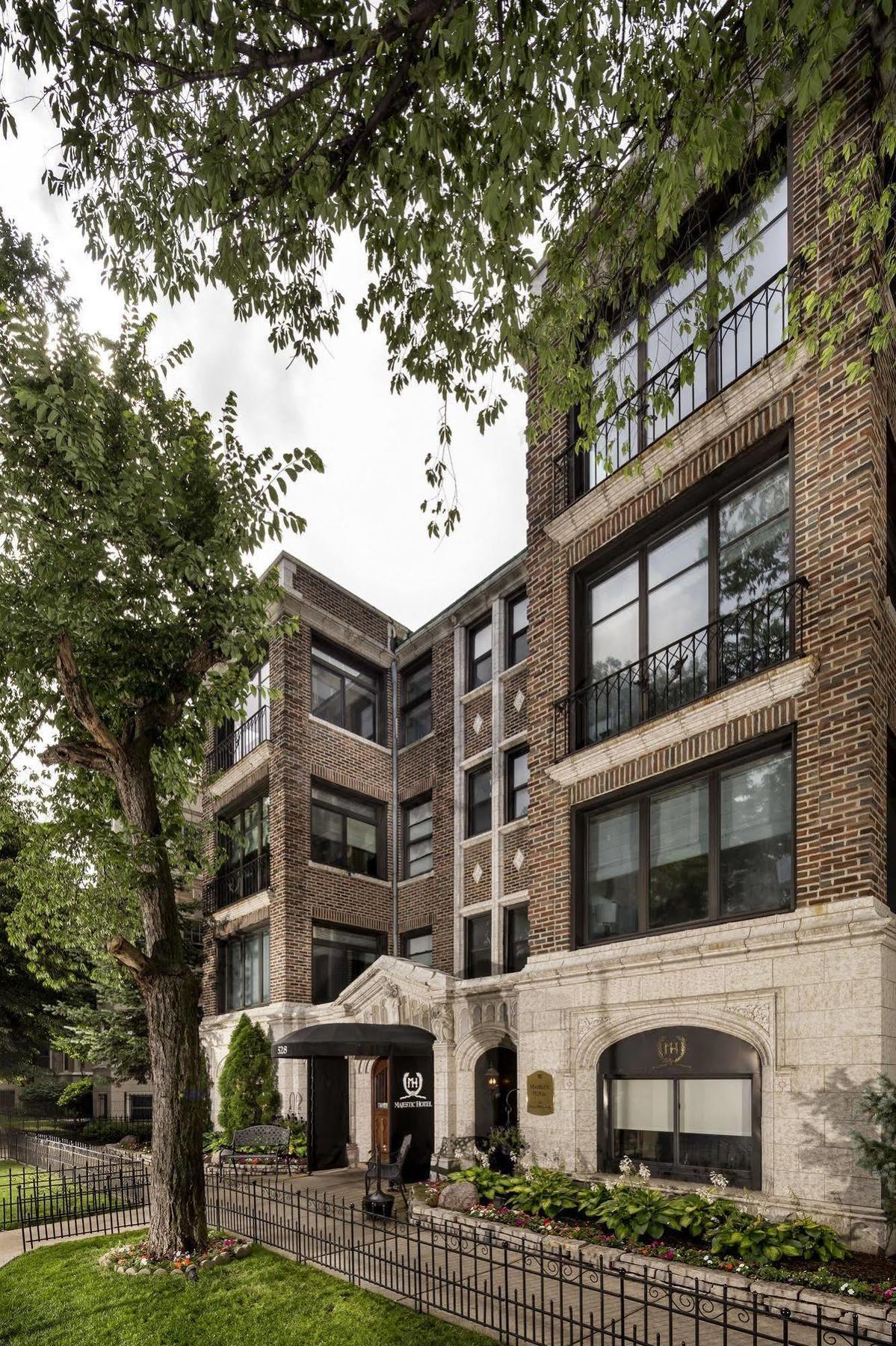 Majestic Hotel Chicago Exterior photo